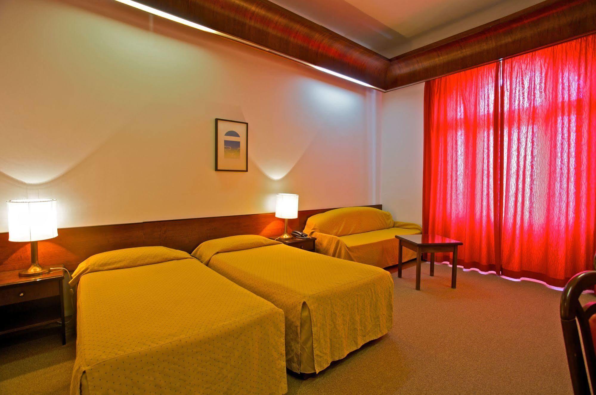 Guest House Hotel Riviera Pula Exteriör bild